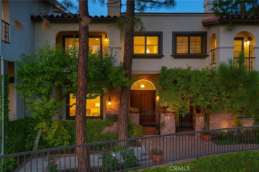 2311 Roscomare Road #16