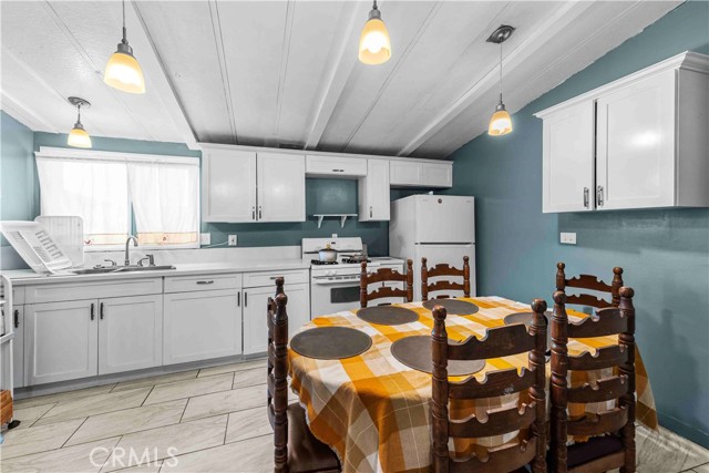 Detail Gallery Image 12 of 37 For 4139 Paramount #18,  Pico Rivera,  CA 90660 - 3 Beds | 1 Baths