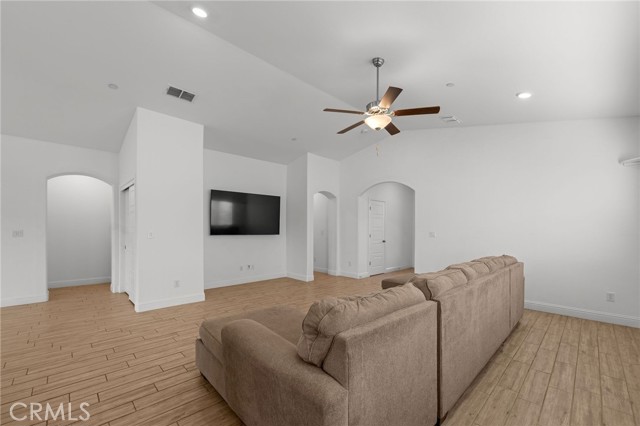 Detail Gallery Image 6 of 34 For 3415 Falling Brook, Shafter,  CA 93263 - 4 Beds | 2 Baths