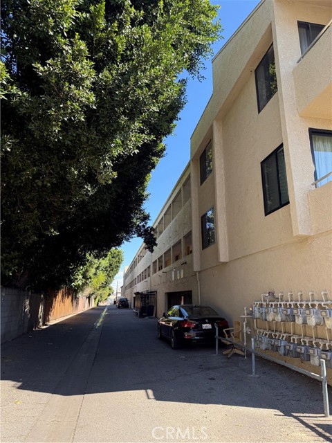 Detail Gallery Image 20 of 20 For 19009 Sherman #16,  Reseda,  CA 91335 - 1 Beds | 1 Baths