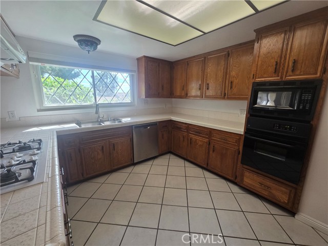 Detail Gallery Image 12 of 40 For 9388 Valley View, Rancho Cucamonga,  CA 91737 - 4 Beds | 2/1 Baths