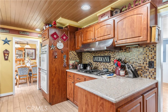 2033 E Duell Street, Glendora CA: https://media.crmls.org/medias/a4914cd0-a0c8-4c00-aa9c-b31989281d57.jpg
