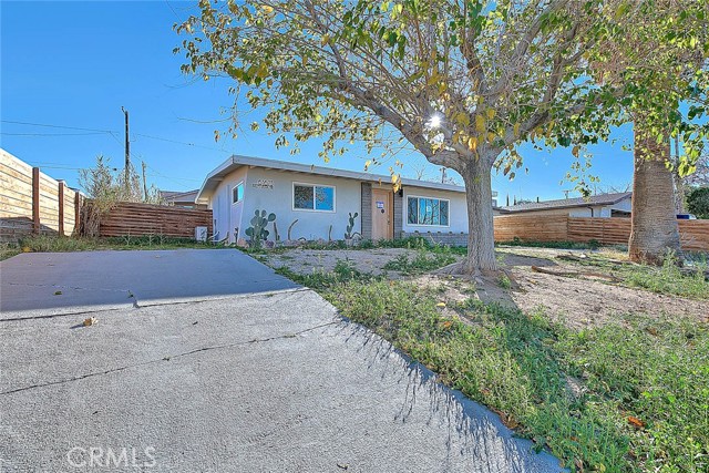 Detail Gallery Image 4 of 42 For 61673 Palm Vista, Joshua Tree,  CA 92252 - 2 Beds | 1 Baths