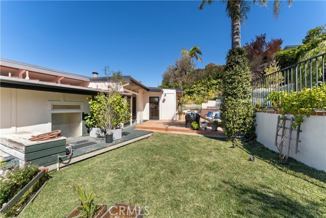 Detail Gallery Image 37 of 46 For 1961 San Remo Dr, Laguna Beach,  CA 92651 - 3 Beds | 2/1 Baths