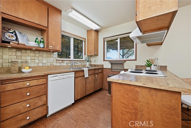 Detail Gallery Image 9 of 43 For 19879 Donkey Hill, Hidden Valley Lake,  CA 95467 - 3 Beds | 2 Baths