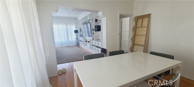 4522 Saint Elmo Drive, Los Angeles CA: https://media.crmls.org/medias/a4942f19-e202-4ace-a0fe-0f1b8edd3c0f.jpg