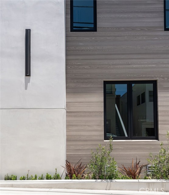 Image 65 of 70 For 316 32nd Street