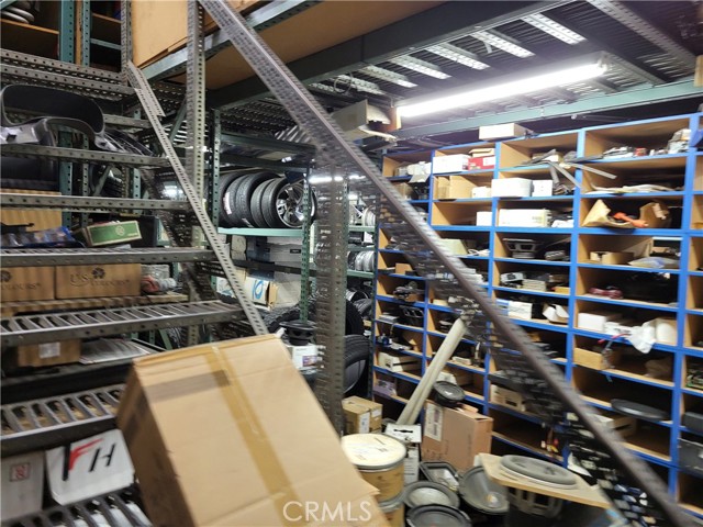 5747 Whittier, Los Angeles CA: https://media.crmls.org/medias/a494b6d2-ab22-4cf6-bdfe-05ffcfcece44.jpg