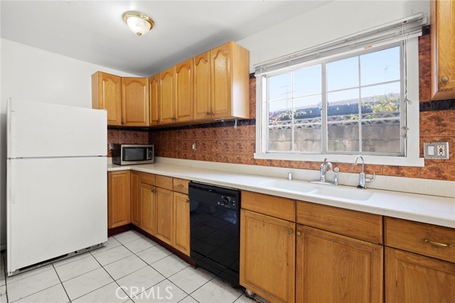 1222 N Virgil Avenue, Los Angeles CA: https://media.crmls.org/medias/a494c49c-767e-43ef-a7ad-603f82fb660b.jpg