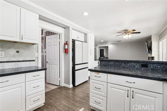 Detail Gallery Image 12 of 45 For 1278 Millbrook, Corona,  CA 92882 - 5 Beds | 3 Baths