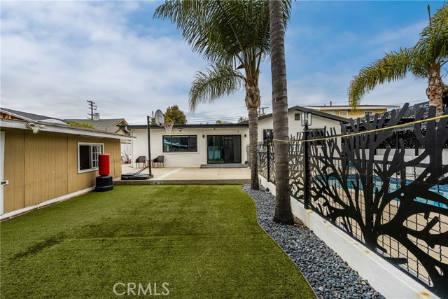 23118 Pennsylvania Avenue, Torrance CA: https://media.crmls.org/medias/a495127b-833b-4c34-90b2-421274e585c4.jpg