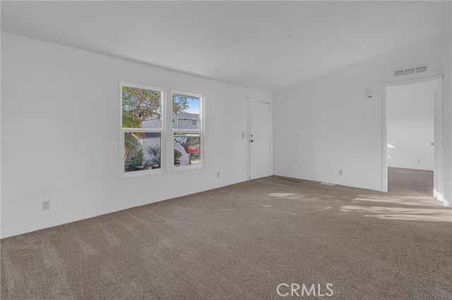 Detail Gallery Image 5 of 31 For 2191 Harbor Blvd #9,  Costa Mesa,  CA 92627 - 3 Beds | 2 Baths