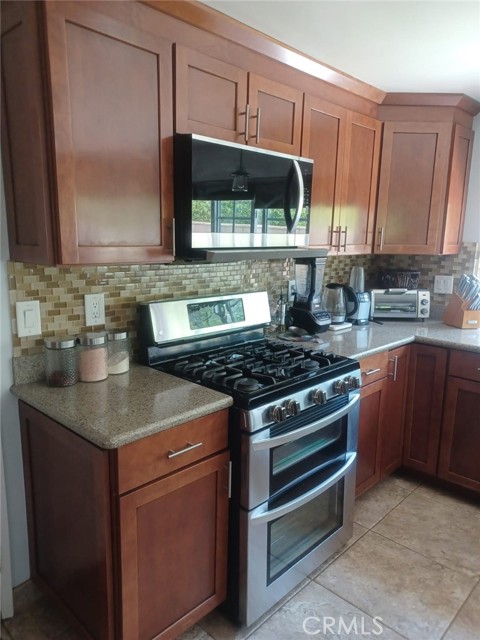 9849 Canada Way, Riverside CA: https://media.crmls.org/medias/a495e174-4bb1-466e-a1e0-5b5504092e89.jpg
