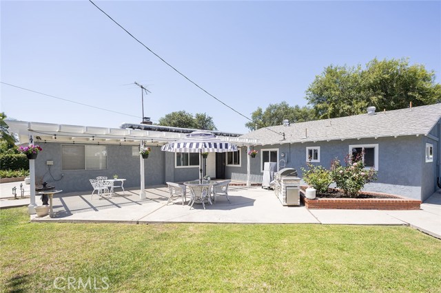 1802 W Harle Avenue, Anaheim CA: https://media.crmls.org/medias/a49667c8-1605-4363-bd87-ecbd87a500bb.jpg