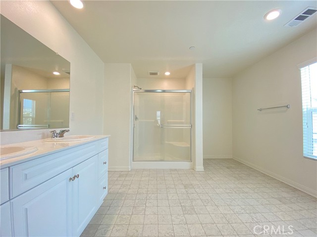 Detail Gallery Image 9 of 19 For 6129 Rosewood Way, Corona,  CA 92880 - 3 Beds | 2/1 Baths