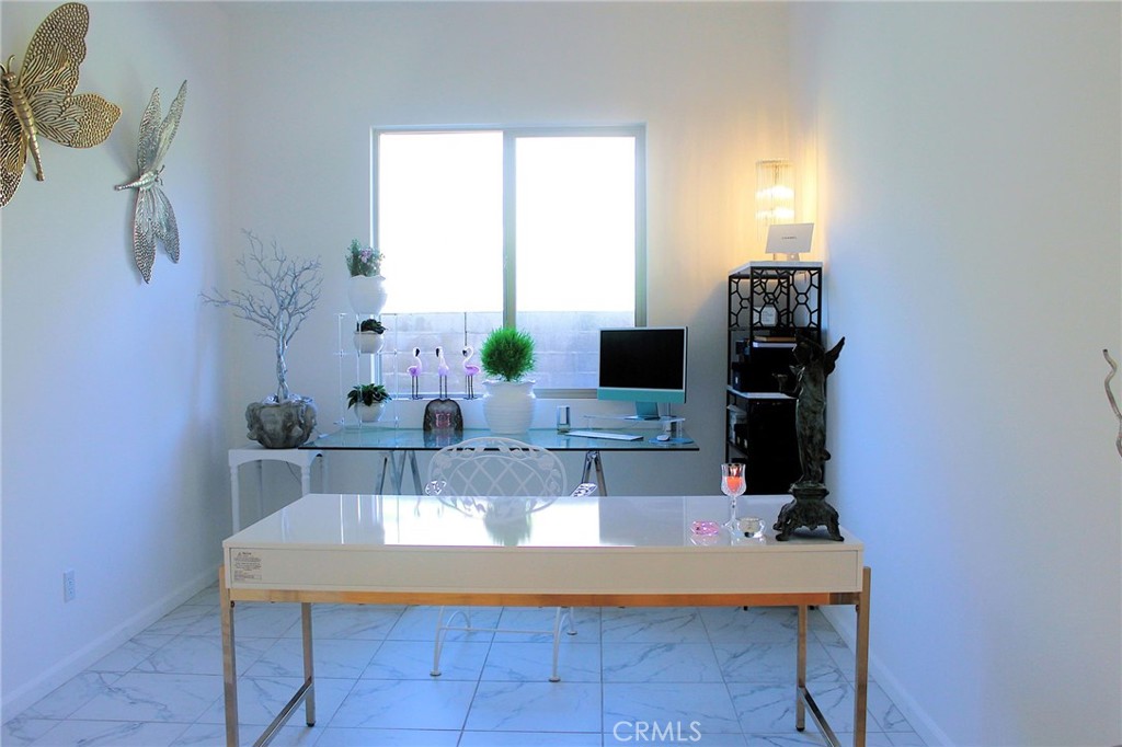 https://media.crmls.org/medias/a4972428-6464-45b9-98fd-5205d64c3498.jpg?preset=X-Large