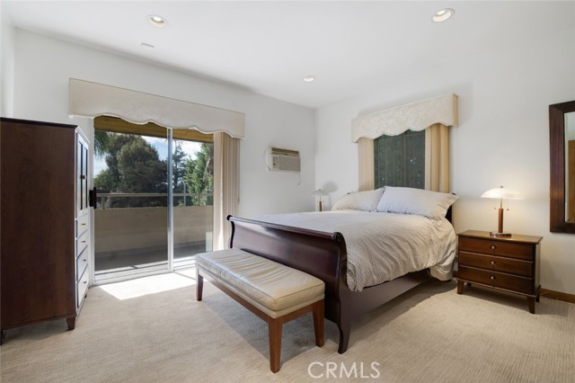 Image 29 of 58 For 2205 Catalina Street