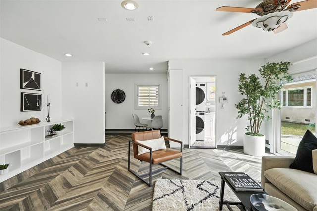 535 Panama Avenue, Long Beach CA: https://media.crmls.org/medias/a498c8b9-0946-40e1-a9d0-8aa8905dfe76.jpg