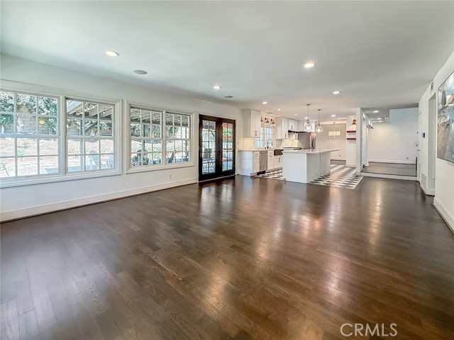 3301 Blue Ridge Court, Thousand Oaks CA: https://media.crmls.org/medias/a498cd32-52b2-45db-a972-2dcfc5452320.jpg
