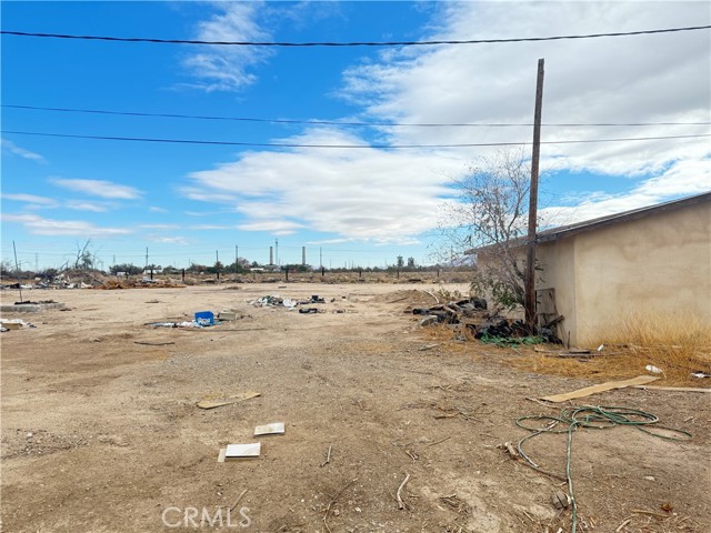 Detail Gallery Image 2 of 28 For 36299 Santa Fe St, Daggett,  CA 92327 - 3 Beds | 2 Baths