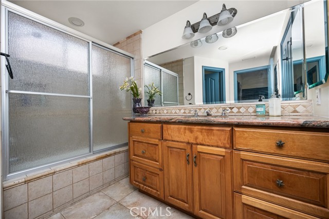 6915 E Seaside, Long Beach CA: https://media.crmls.org/medias/a499ae2c-6017-46f3-a6dd-2f54a2dfaac6.jpg
