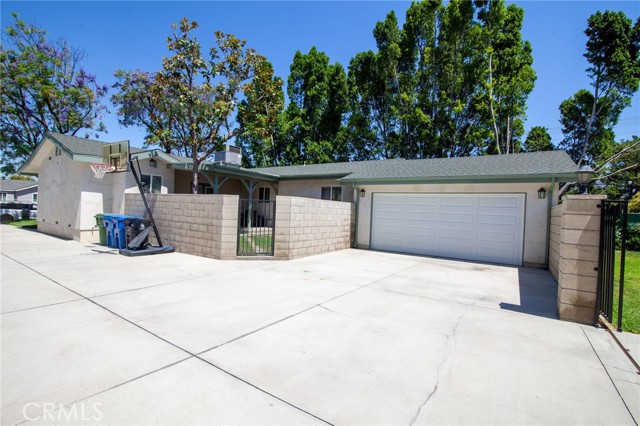 Image 18 of 34 For 10838 Burnet Avenue