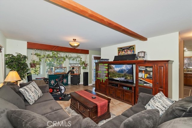 Detail Gallery Image 4 of 35 For 24607 Altdorf Dr, Crestline,  CA 92325 - 3 Beds | 2 Baths