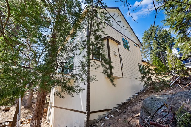 Detail Gallery Image 13 of 22 For 370 Auburn Dr, Lake Arrowhead,  CA 92391 - 3 Beds | 2/1 Baths