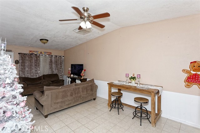 19288 3rd, Oro Grande CA: https://media.crmls.org/medias/a49ac94d-352e-4c1c-88cc-802f3600aec4.jpg