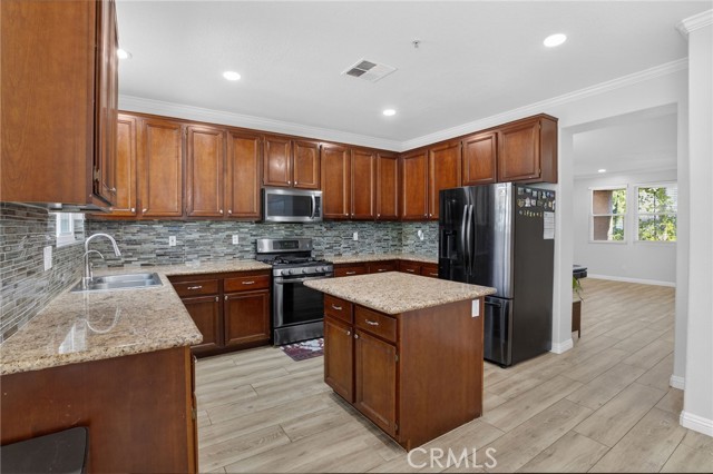 Detail Gallery Image 11 of 47 For 7358 Meade Ct, Fontana,  CA 92336 - 4 Beds | 2/1 Baths