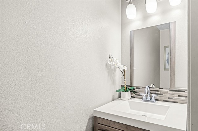 Detail Gallery Image 22 of 43 For 4001 W 165th St #C,  Lawndale,  CA 90260 - 2 Beds | 2/1 Baths