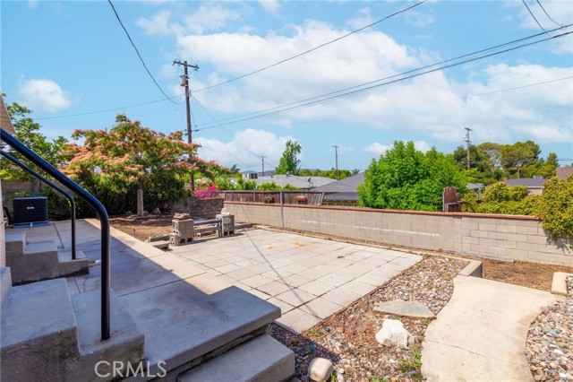 10935 Nassau Avenue, Sunland CA: https://media.crmls.org/medias/a49bd143-8bb4-4c92-8ec3-967a00eb0024.jpg