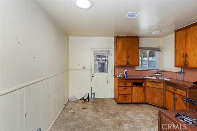 Detail Gallery Image 14 of 23 For 1230 E Olive Ct, Ontario,  CA 91764 - 3 Beds | 1/1 Baths