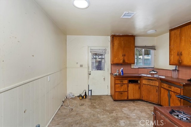 Detail Gallery Image 14 of 23 For 1230 E Olive Ct, Ontario,  CA 91764 - 3 Beds | 1/1 Baths