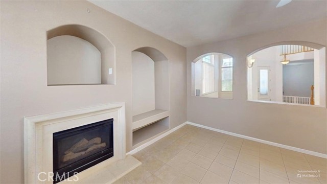 Detail Gallery Image 5 of 19 For 201 Coastal Ln., Waterford,  CA 95386 - 5 Beds | 3/1 Baths
