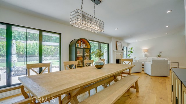 22914 Gershwin Drive, Woodland Hills CA: https://media.crmls.org/medias/a49d3af8-2789-40d4-89d2-0720a4a30122.jpg