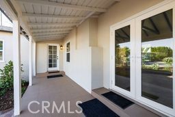 https://media.crmls.org/medias/a49de0f1-659b-40e3-92f8-83c82e3a3b94.jpg?preset=X-Large