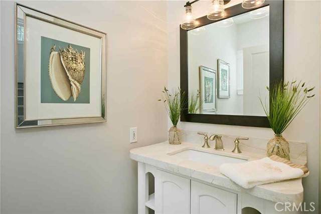 Front Residence - Guest Bathroom