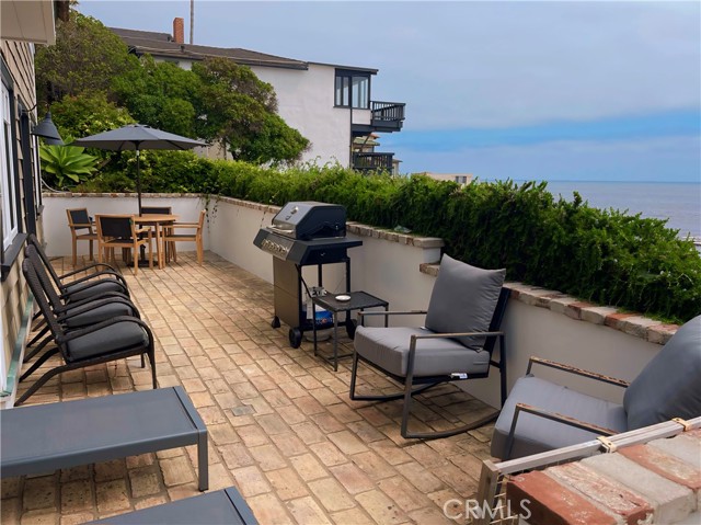Detail Gallery Image 3 of 61 For 154 Pearl St, Laguna Beach,  CA 92651 - 3 Beds | 3 Baths