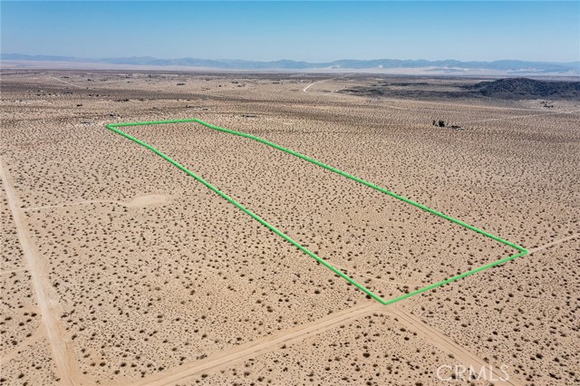Detail Gallery Image 1 of 17 For 5678 La Brisa Dr, Joshua Tree,  CA 92252 - – Beds | – Baths