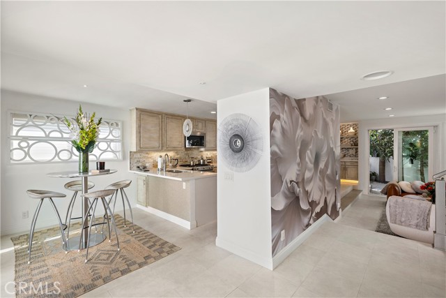 Detail Gallery Image 3 of 46 For 23 Canyon Crest, Corona Del Mar,  CA 92625 - 3 Beds | 2/1 Baths