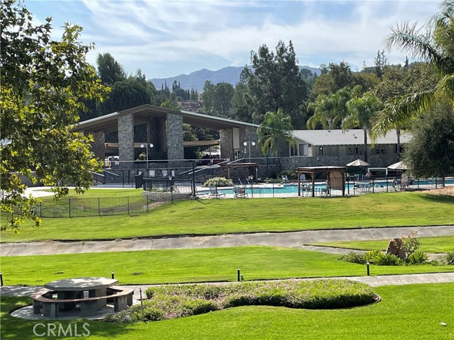 Detail Gallery Image 4 of 5 For 19593 Mallow Ct., Newhall,  CA 91321 - 3 Beds | 2 Baths