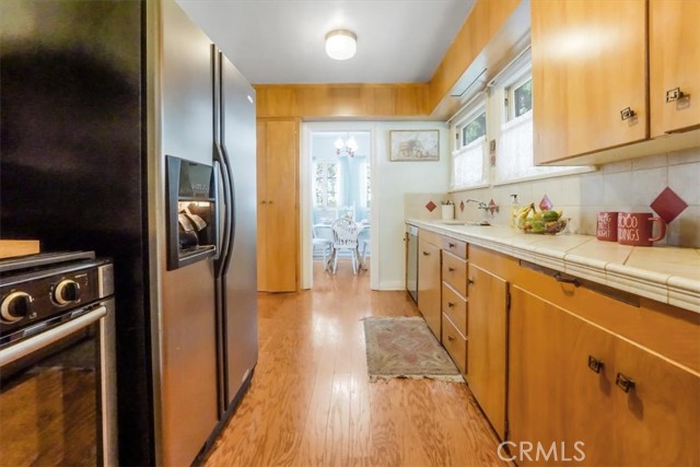 2270 E Orange Grove Boulevard, Pasadena CA: https://media.crmls.org/medias/a4a327a5-d6ae-4a75-931d-8bedb292f072.jpg