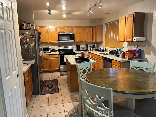 3030 Holline Court, Lancaster CA: https://media.crmls.org/medias/a4a38024-8b60-4875-bf01-41e77db096b0.jpg