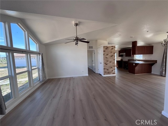 Detail Gallery Image 6 of 32 For 10024 Anderson Ranch, Phelan,  CA 92371 - 3 Beds | 2 Baths