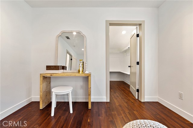 229 S Kingsley Drive, Los Angeles CA: https://media.crmls.org/medias/a4a49022-fb47-4b82-97a4-75ee895d1632.jpg