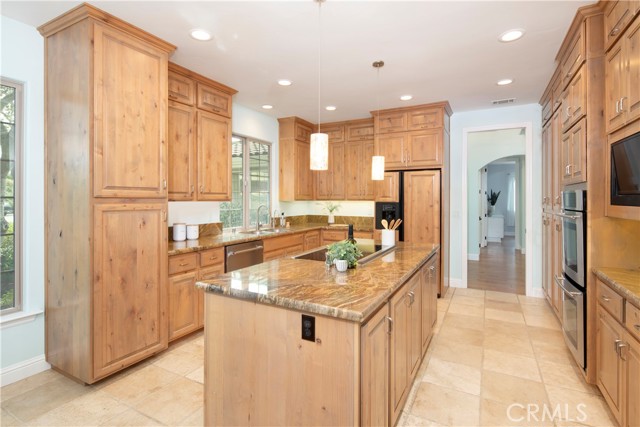 Detail Gallery Image 14 of 72 For 1001 Sunday Dr, Nipomo,  CA 93444 - 4 Beds | 3 Baths
