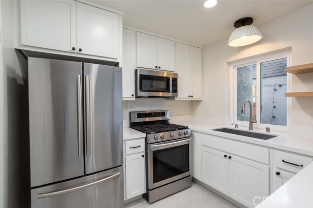 Detail Gallery Image 5 of 25 For 3 Starfish Ct #39,  Newport Beach,  CA 92663 - 3 Beds | 2/1 Baths