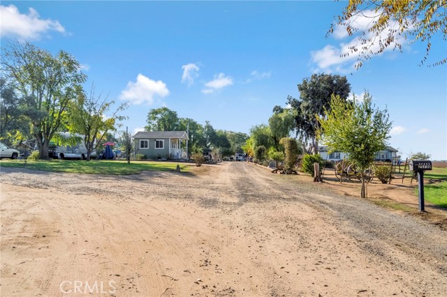 Detail Gallery Image 3 of 45 For 25750 Avenue 20 1/2, Madera,  CA 93638 - 2 Beds | 2 Baths