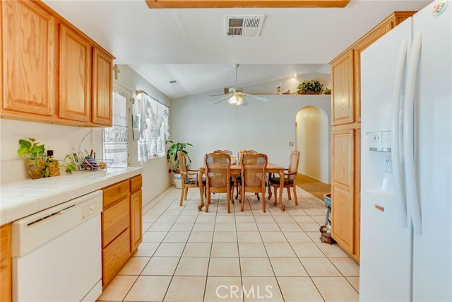Detail Gallery Image 18 of 36 For 21919 Standing Rock Ave, Apple Valley,  CA 92307 - 4 Beds | 2 Baths